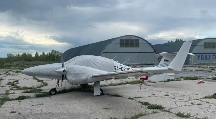 Двухдвигательное легкое воздушное судно Diamond Aircraft DA 42 NG, фотография 1