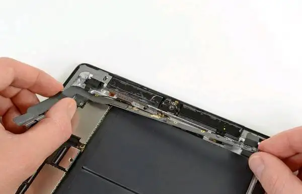 Замена нижнего шлейфа, разъем зарядки iPad, фотография 1