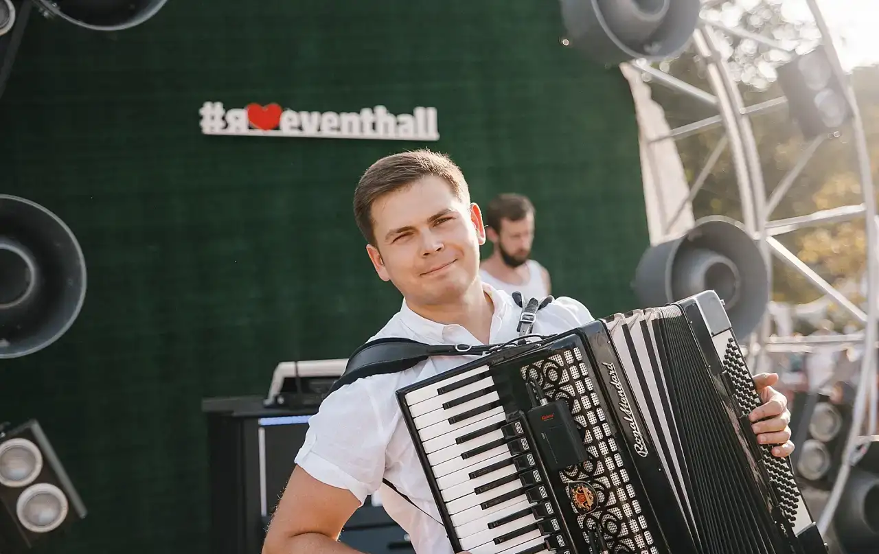 Ведущий, dj, вокалист, аккордеонист, муз. оборудование, фотография 4