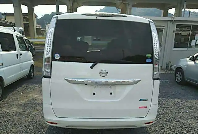 Минивэн 8-ми местный  гибридный NISSAN SERENA без пробега РФ, фотография 4