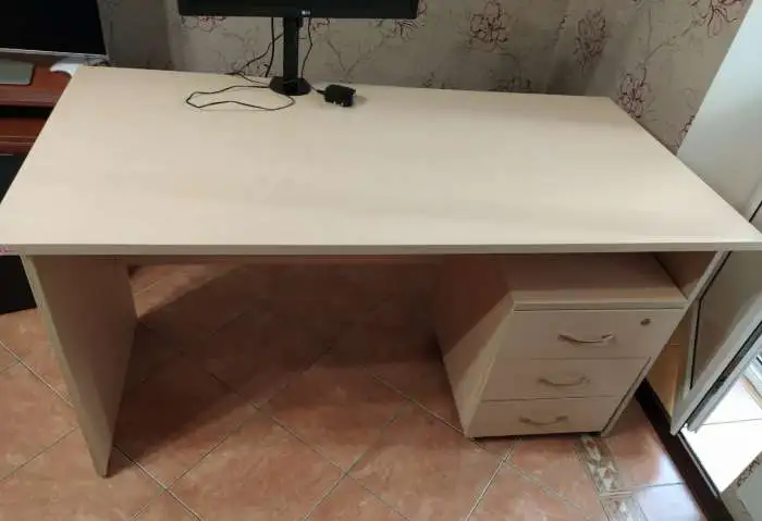 Стол+тумба, фотография 1