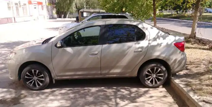 Renault Logan, фотография 2