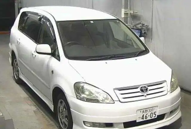 TOYOTA IPSUM, фотография 3
