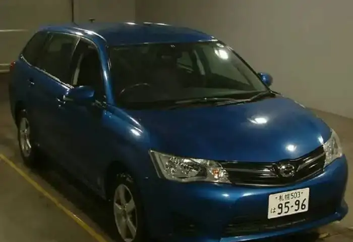 Toyota Corolla Fielder полноприводный универсал, фотография 1