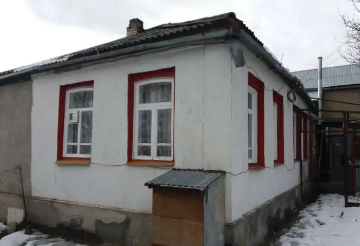 Продается 12 дома в Ессентуках район Инфекционной больницы, ул. Балахонова,  130 кв.м , половина дома  жилая, половина 130,00 м2, фотография 1