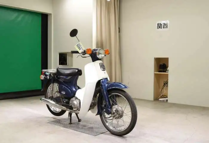 Мотоцикл дорожный Honda C50 Super Cub рама C50 скутерета задний багажник гв 1993, фотография 1