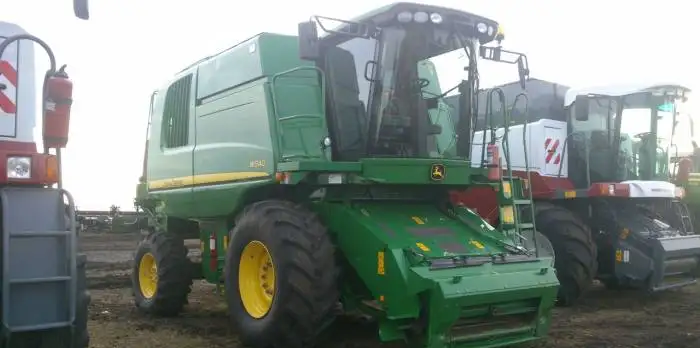 Зерноуборочный комбайн John Deere с жаткой, фотография 2