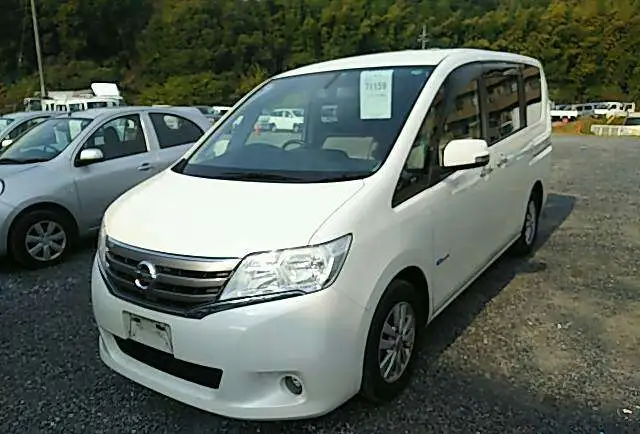 Минивэн 8-ми местный  гибридный NISSAN SERENA без пробега РФ, фотография 3