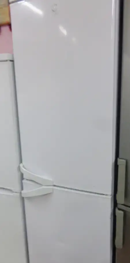 Двухкамерный холодильник Индезит, фотография 1