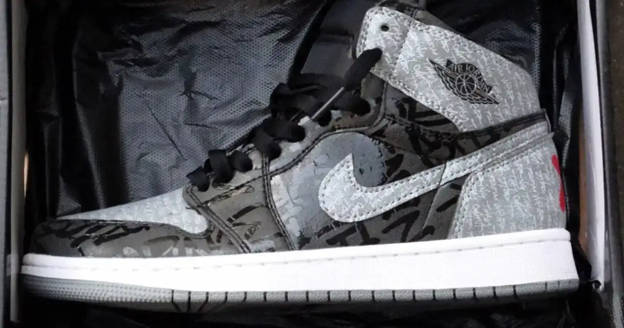 Nike Air Jordan 1 Retro High OG Rebellionaire, фотография 5