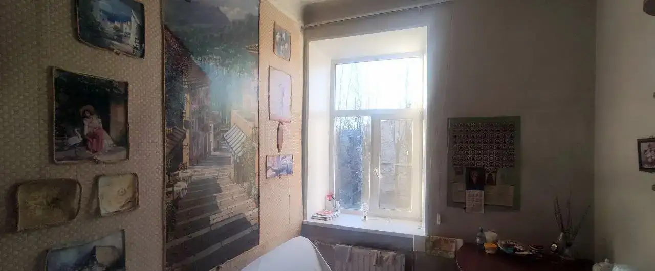 Собственница продаёт комнату на В.О. в малонаселённой квартире., фотография 1