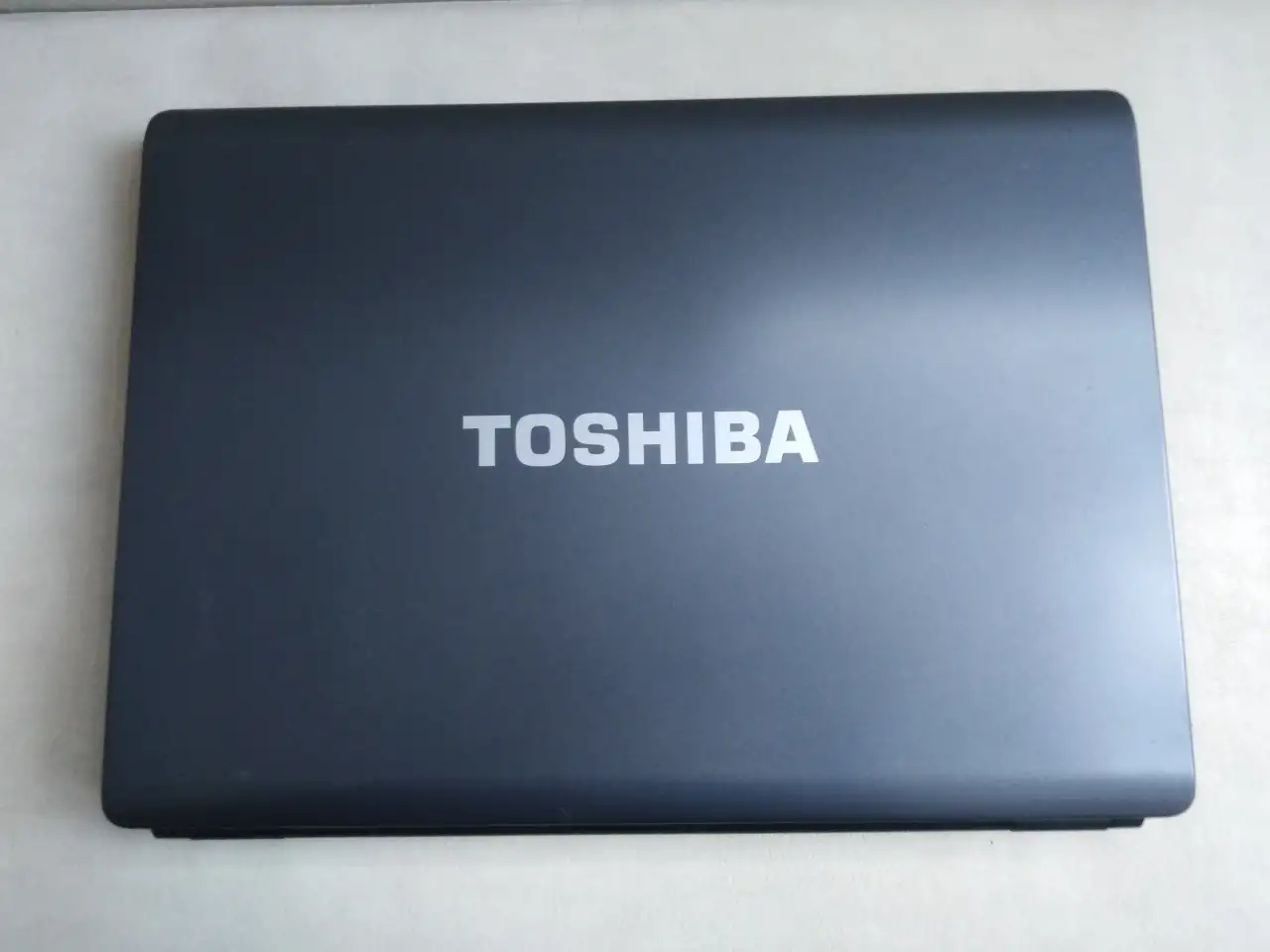 Toshiba Satellite L350-17Z intel 17 дюймов, 4 ГБ, фотография 2