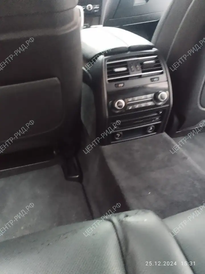 Автомобиль BMW 7 серия, 2013, фотография 9