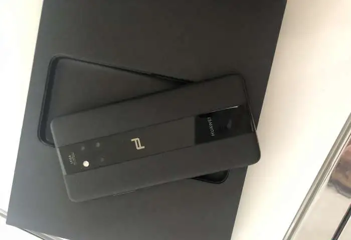 Huawei Mate 20 RS Porsche Design, фотография 5