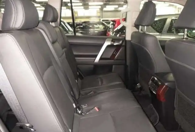 Toyota Land Cruiser Prado 2017, фотография 7