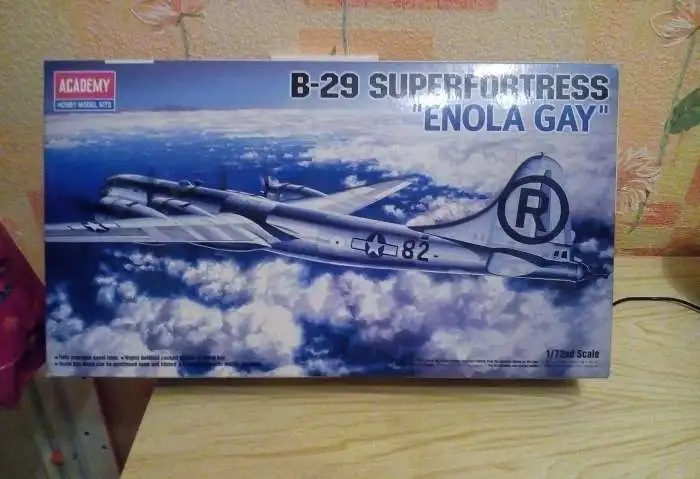 Сборная пластиковая масштабная модель В-29 Superfortress 