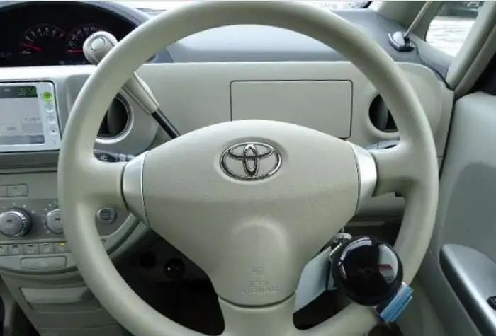 Toyota Porte хетчбек для водителя колясочника, фотография 7
