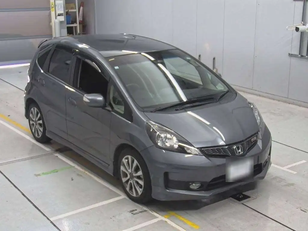 Хэтчбек Honda Fit кузов GE8 модификация 15RS, фотография 5
