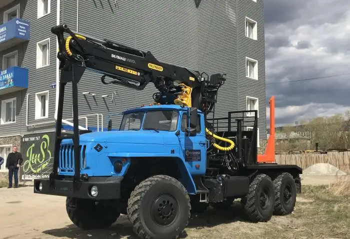 Новый Лесовоз Урал с манипулятором, фотография 2