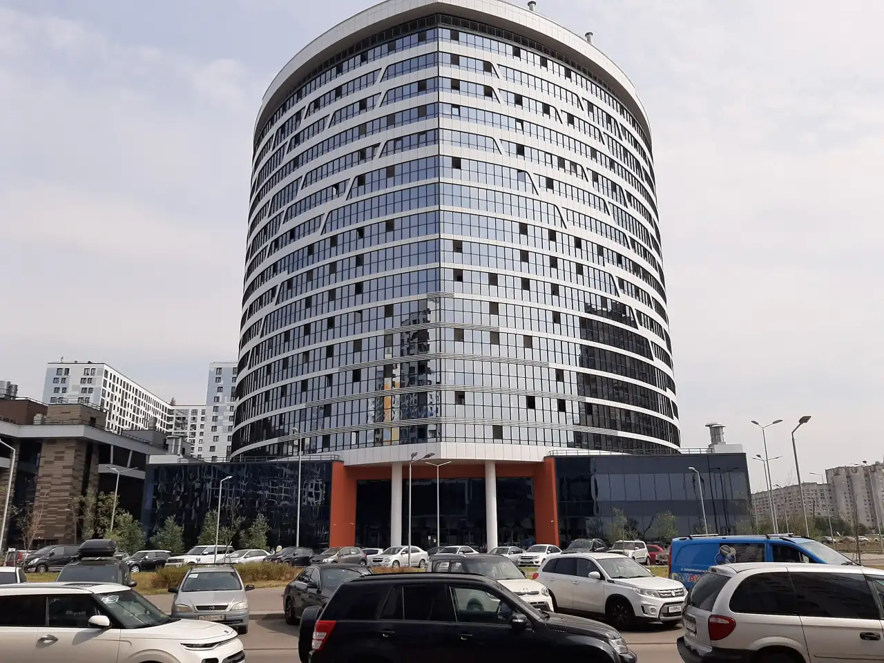 Продам машино-место 12,00 м2, фотография 1