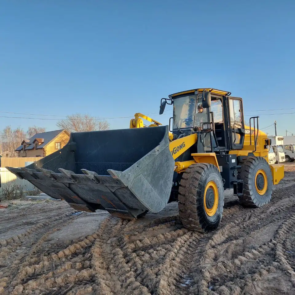 Фронтальный погрузчик LiuGong ZL50CN, фотография 1