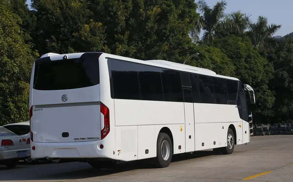Туристический автобус Golden Dragon XML6127JR 53 места, фотография 4