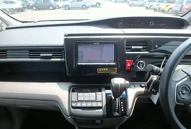 Honda Stepwgn, 2015 г RP1 ПРОДАЕТСЯ В ОТЛИЧНОМ СОСТОЯНИИ С АУКЦИОНОВ ЯПОНИИ ПОД ЗАКАЗ, фотография 9