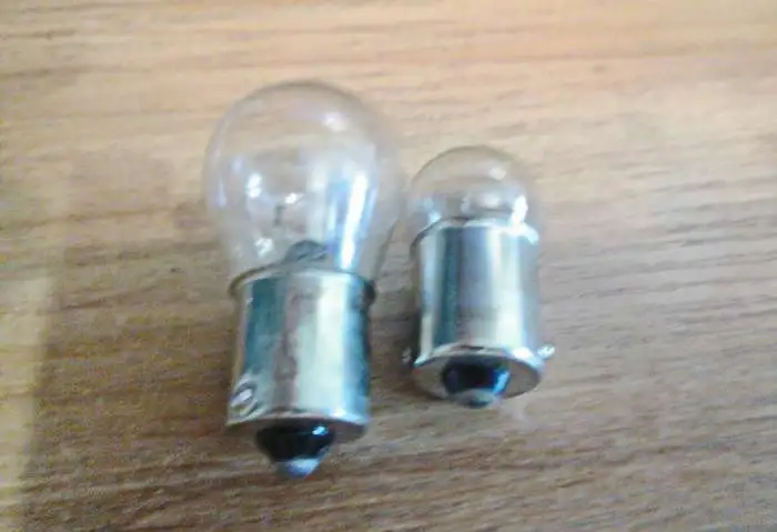 Лампы автомобильные 12V 21W и 10W с одним контактом., фотография 1