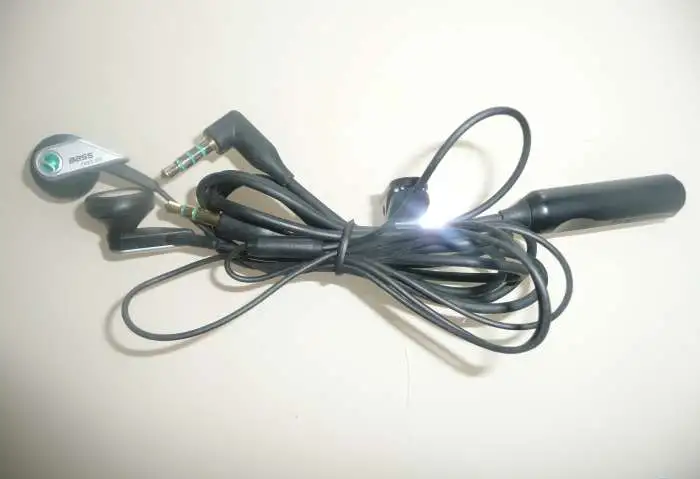 Гарнитура Sony Ericson (Bass Reflex), фотография 1