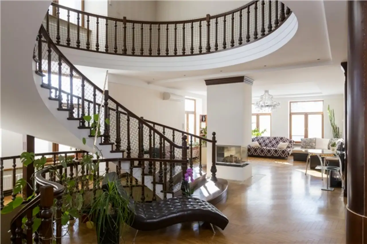 Продам коттедж 840,00 м2, Комзина улица, фотография 1