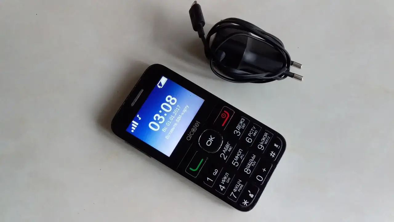 2 мобильных телефона Irbis и  alcatel, бу, в хорошем состоянии, фотография 3