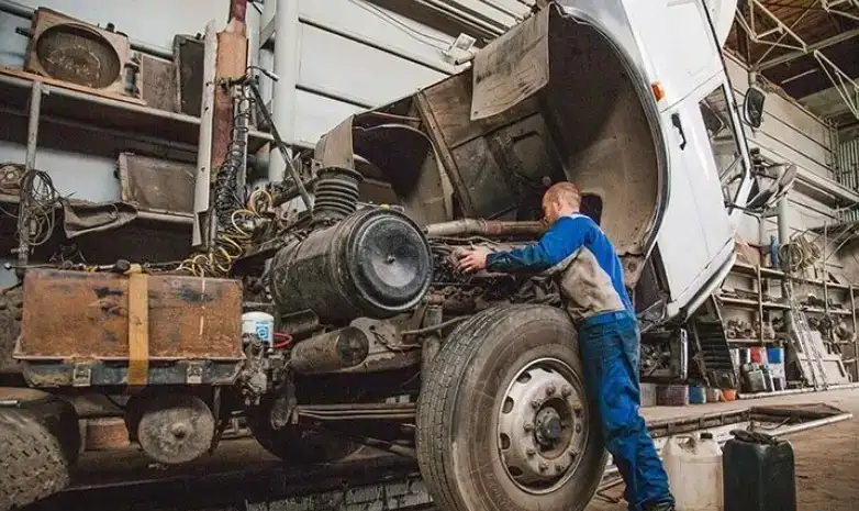 Слесарь по ремонту грузовых машин и полуприцепов Скания и Ивеко., фотография 1