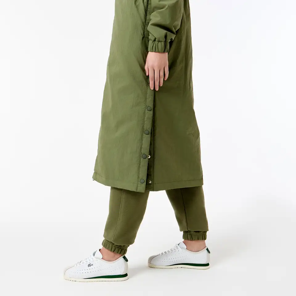 Женская длинная парка lacoste с капюшоном и боковым клапаном на пуговицах, фотография 5
