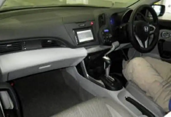 Honda CR-Z гибридный спорт-купе, фотография 2