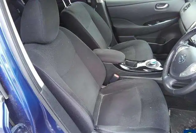 Электромобиль хэтчбек Nissan Leaf кузов AZE0 модификация X 80th гв 2014, фотография 7