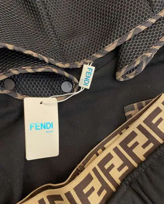 Детский Спортивный костюм Fendi, фотография 4