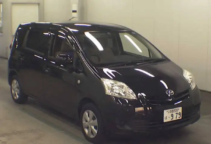 Daihatsu Boon Luminas 7-ми местный минивен, фотография 1