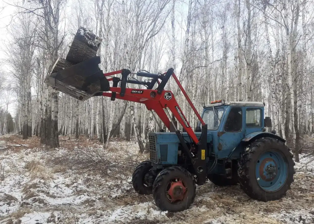 Погрузчик ПКУ-0,9 КУН усиленный на трактор МТЗ, фотография 6