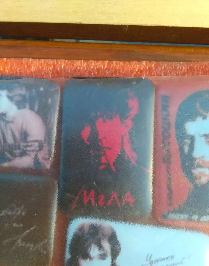 Значок с В. Цоем из фильма Игла. Музыка, фотография 1