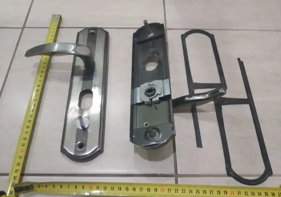 Новый замок Fuaro 585 руб в коробке 4 бу замков и Накладки на замок 250 руб, фотография 6