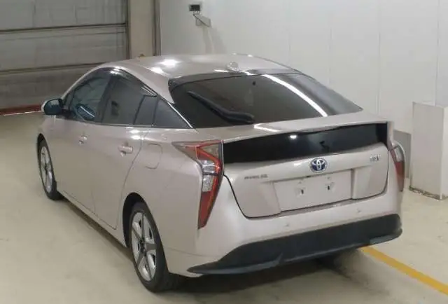 Лифтбек гибрид Toyota Prius кузов ZVW51 модификация A Touring Selection гв 2016, фотография 1