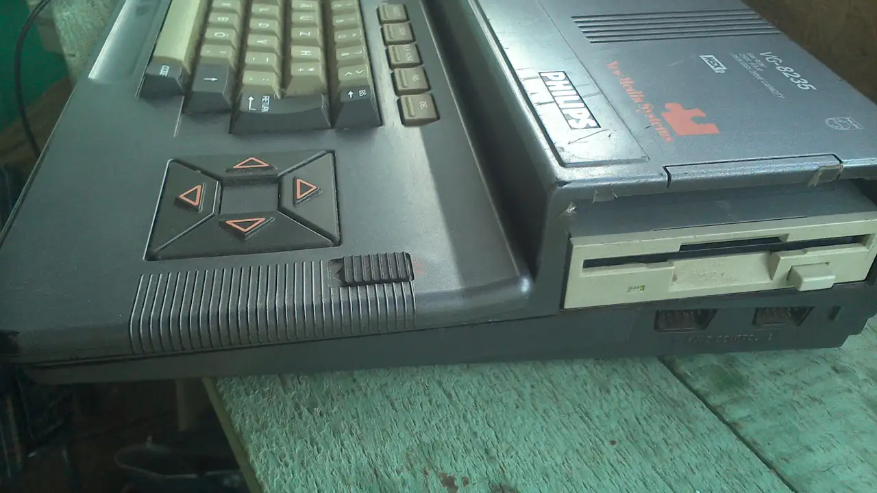 Ретро компьютер Philips VG-8235 MSX2, фотография 2