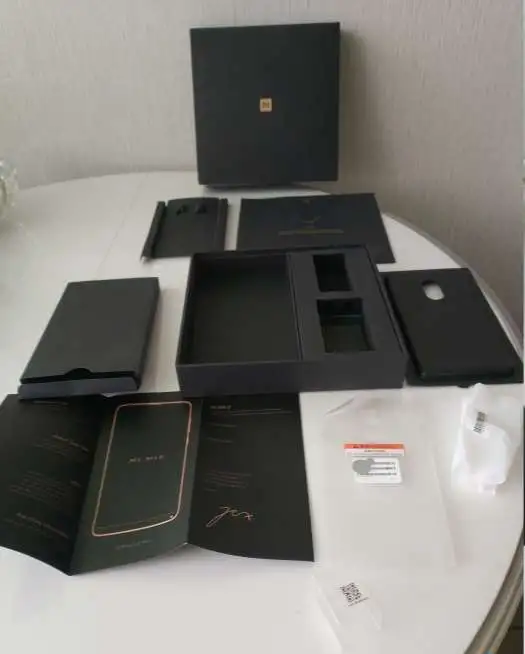 Черная коробка  и  сопроводительные мелочи  от смартфона    Xiaomi Mi Mix 2   состояние  нового, фотография 11