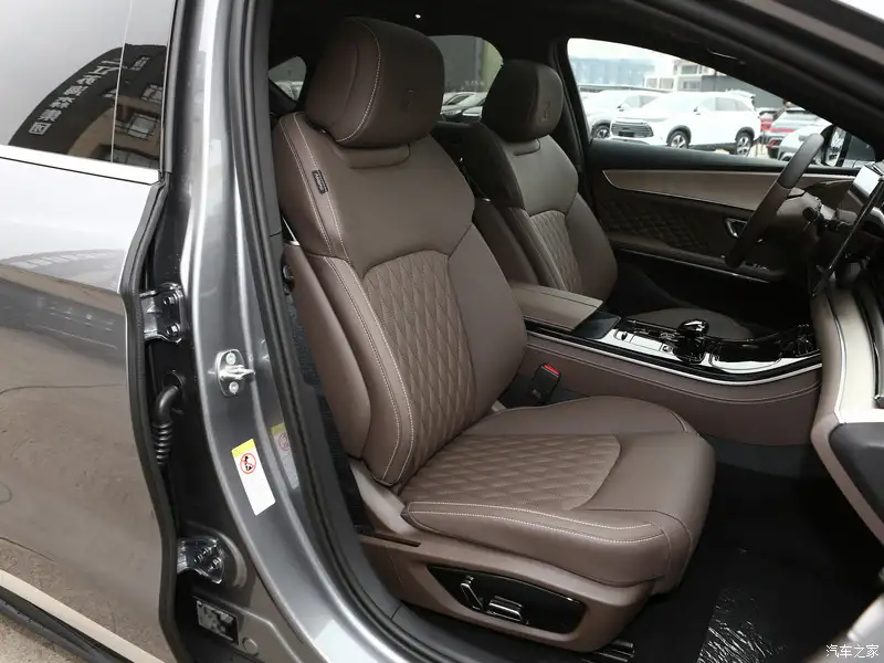 BYD Han EV 2023 Электро, фотография 7