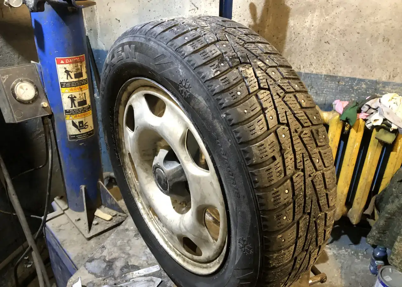 Шины б/у Nexen Winguard WinSpike 205/60 R16 92T, фотография 2