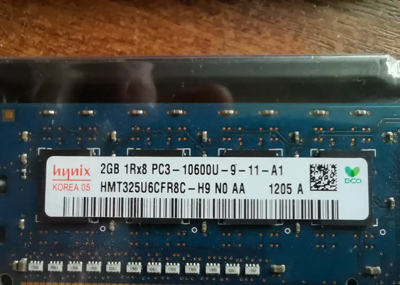 Оперативная память Hynix DDR3 2gb PC3-10600U, фотография 1
