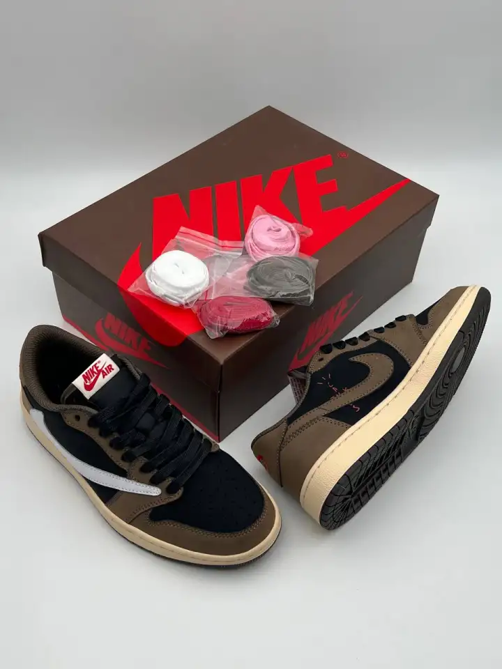 Nike Air Jordan 1 Retro Low Travis Scott, фотография 4