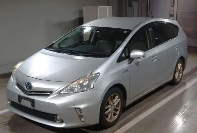 Минивэн гибрид Toyota Prius Alpha ZVW41W S Wheelchair для пассажира колясочника гв 2012, фотография 1