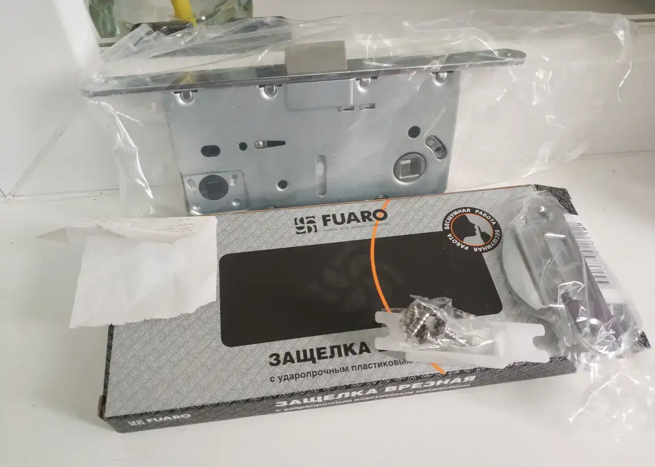 Новый замок Fuaro 585 руб в коробке 4 бу замков и Накладки на замок 250 руб, фотография 1