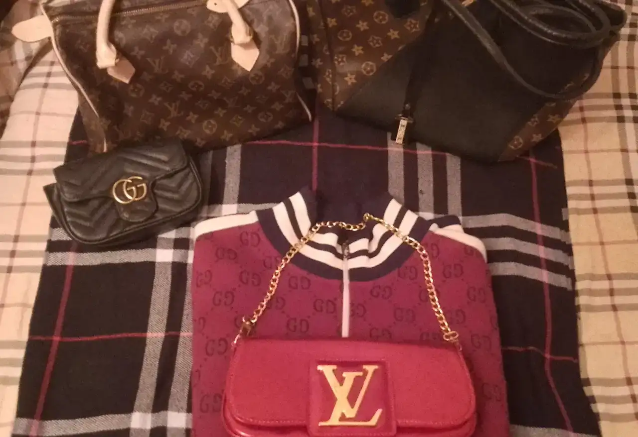 Клатч Louis Vuitton, фотография 1